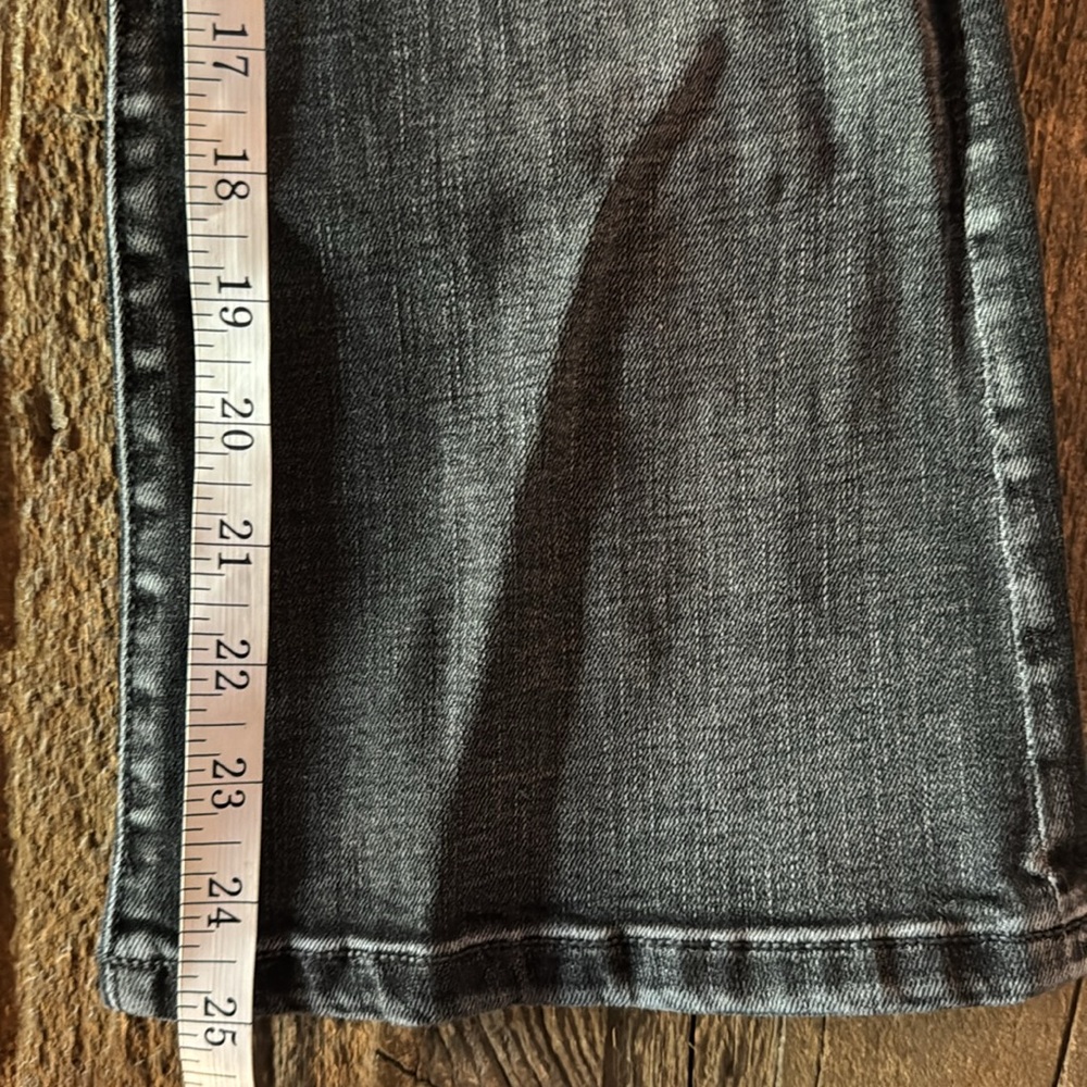 Liverpool the Crop Flare Jeans - Picture 9 of 11